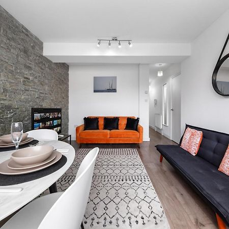 Central London Two Bedroom Serviced Apartment - Nine Elms Luxury Stay - Vauxhall & Westminster ภายนอก รูปภาพ