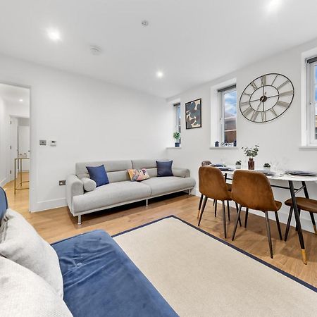 Central London Two Bedroom Serviced Apartment - Nine Elms Luxury Stay - Vauxhall & Westminster ภายนอก รูปภาพ