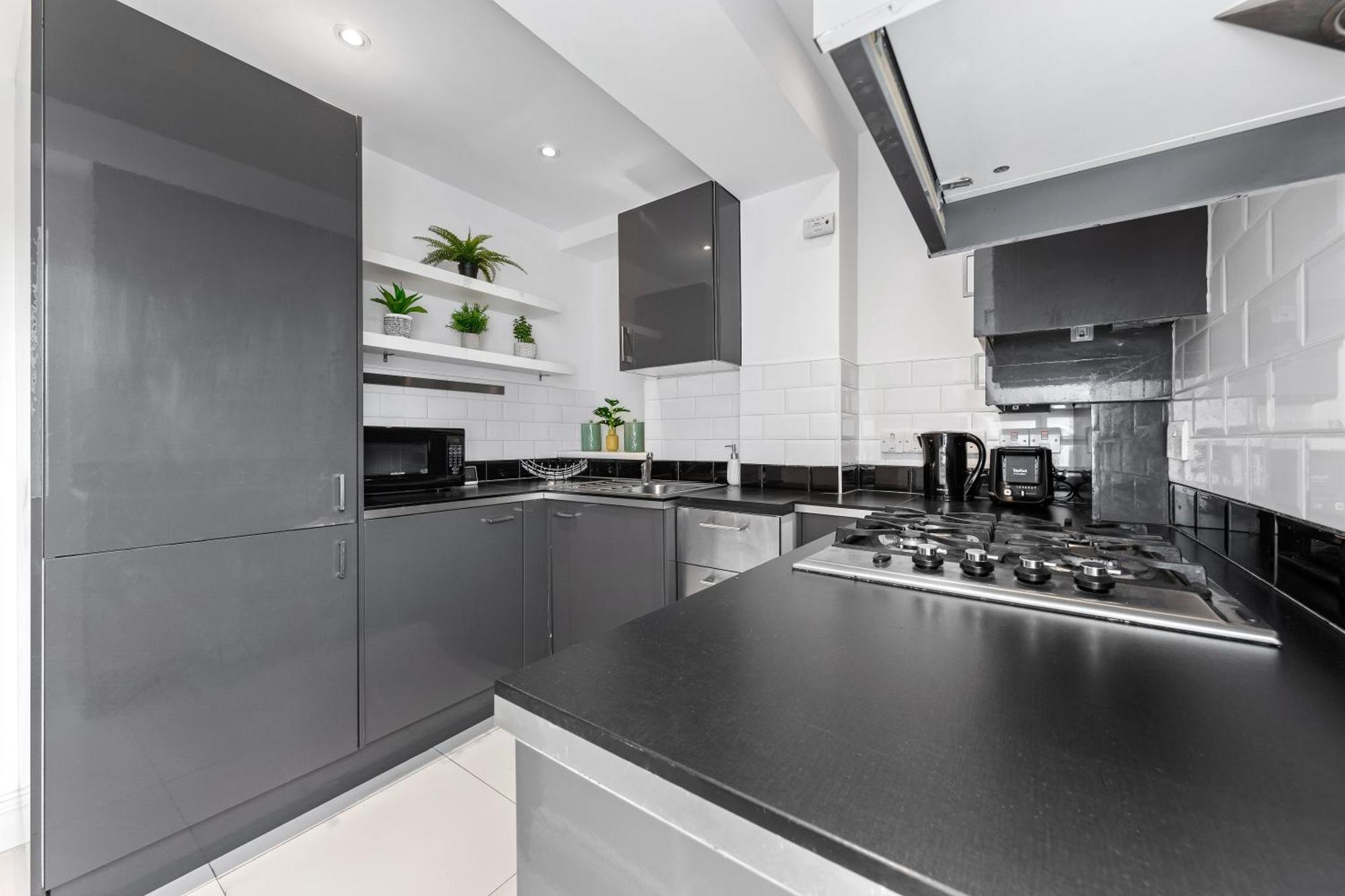Central London Two Bedroom Serviced Apartment - Nine Elms Luxury Stay - Vauxhall & Westminster ภายนอก รูปภาพ