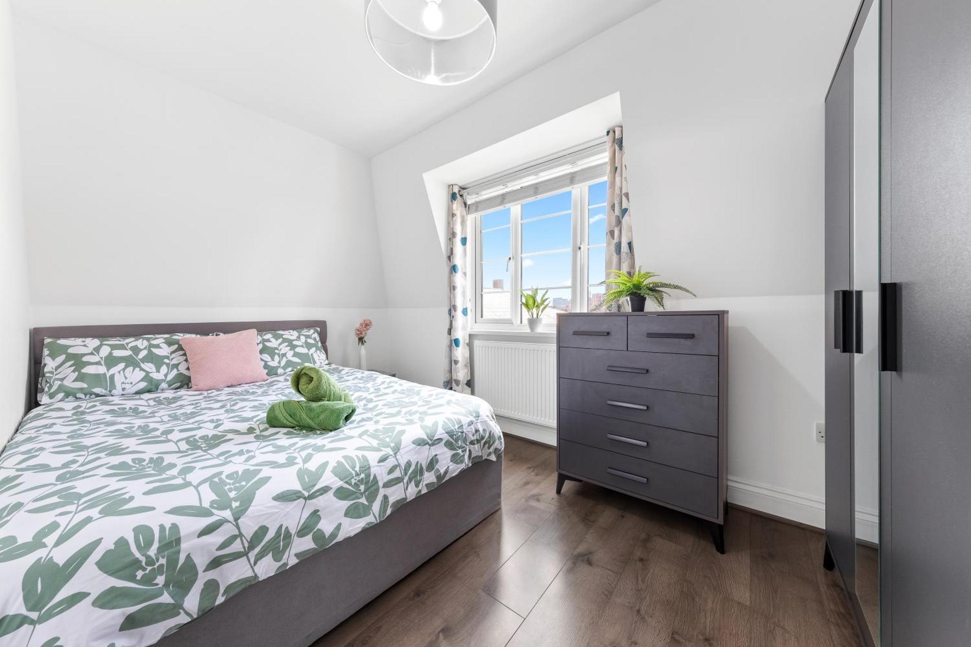 Central London Two Bedroom Serviced Apartment - Nine Elms Luxury Stay - Vauxhall & Westminster ภายนอก รูปภาพ