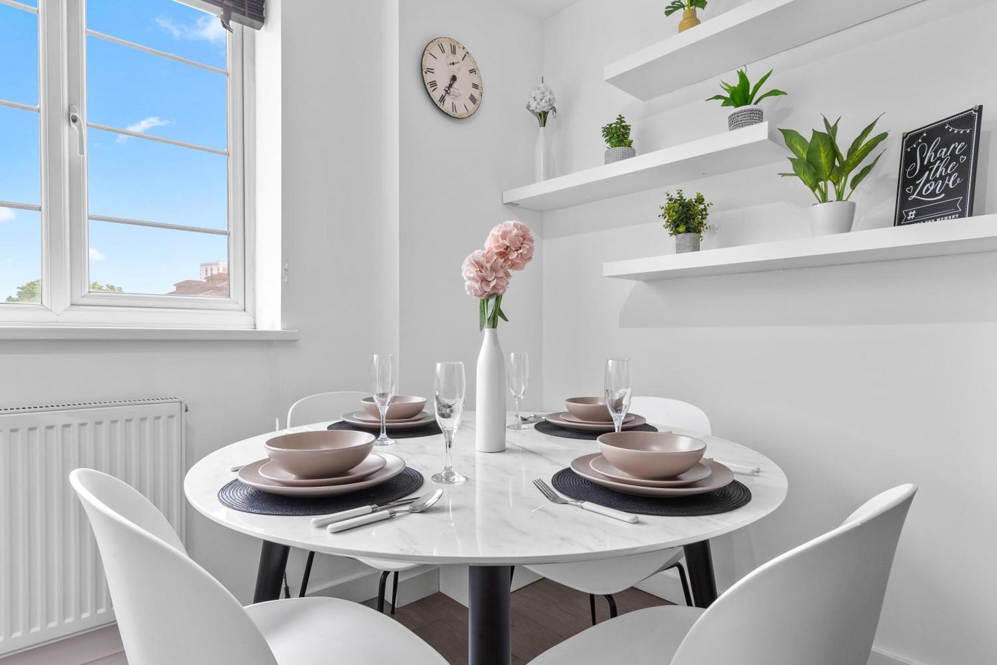 Central London Two Bedroom Serviced Apartment - Nine Elms Luxury Stay - Vauxhall & Westminster ภายนอก รูปภาพ