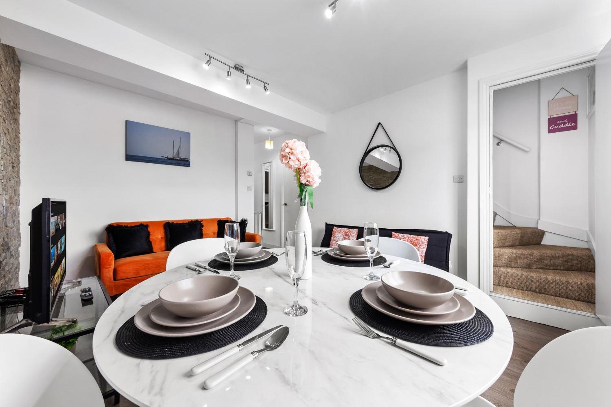Central London Two Bedroom Serviced Apartment - Nine Elms Luxury Stay - Vauxhall & Westminster ภายนอก รูปภาพ