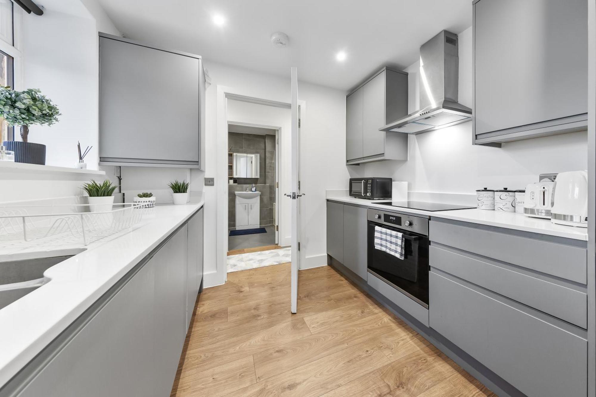 Central London Two Bedroom Serviced Apartment - Nine Elms Luxury Stay - Vauxhall & Westminster ภายนอก รูปภาพ