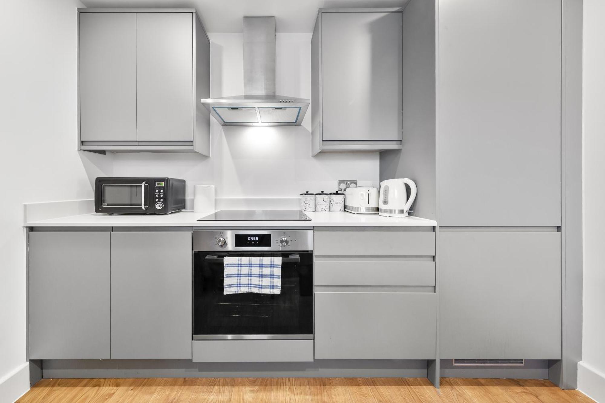 Central London Two Bedroom Serviced Apartment - Nine Elms Luxury Stay - Vauxhall & Westminster ภายนอก รูปภาพ
