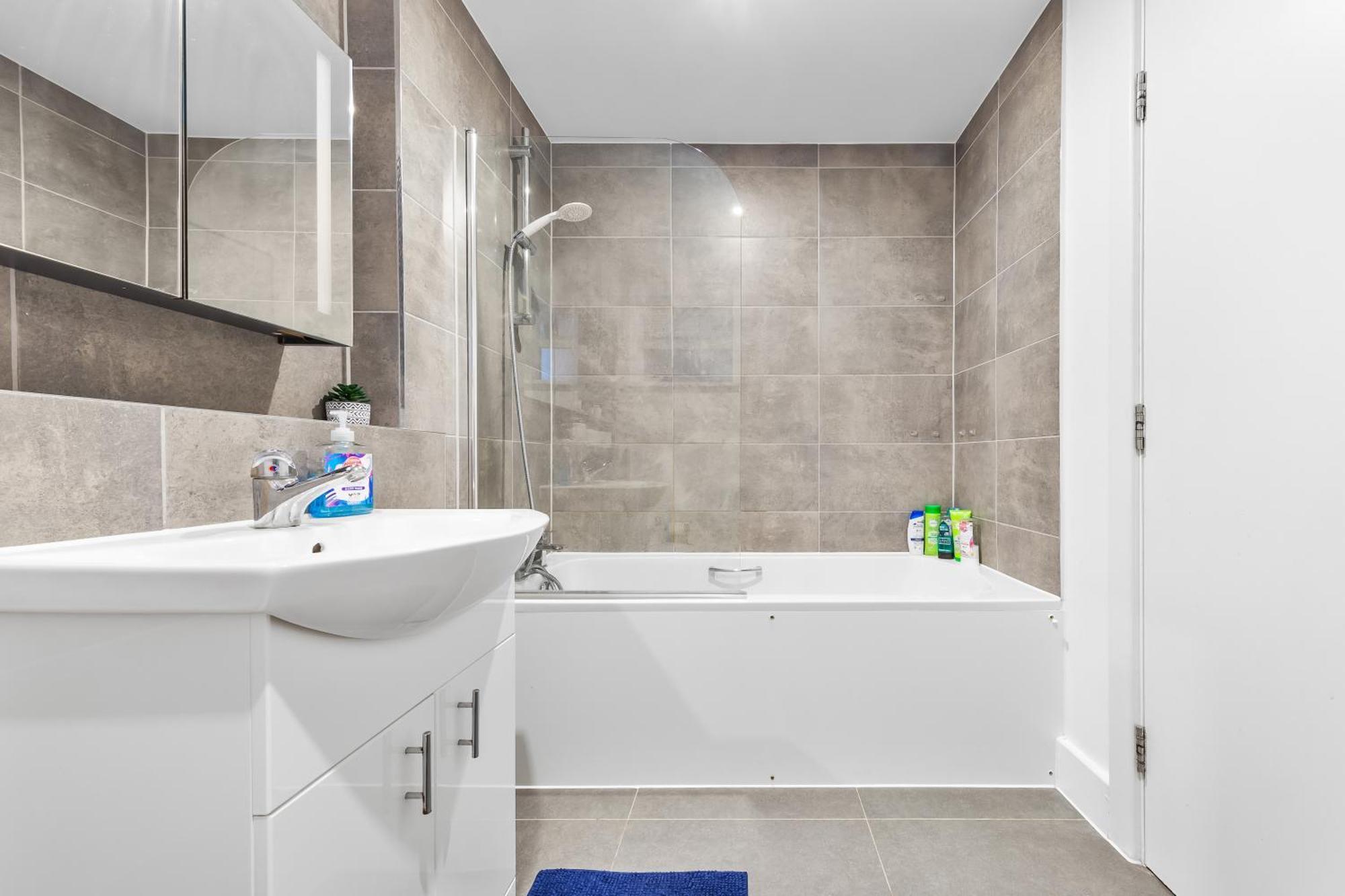 Central London Two Bedroom Serviced Apartment - Nine Elms Luxury Stay - Vauxhall & Westminster ภายนอก รูปภาพ